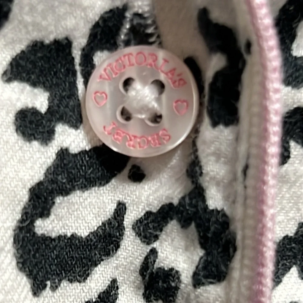 Victoria’s Secret Leopard Gown/Robe with Drawstring, Pink Accents, Cotton, Large - Picture 4 of 12